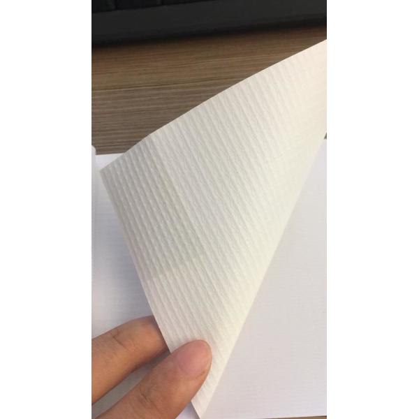 Прокатанное знамя 440g гибкого трубопровода pvc использует высококачественную пряжу полиэстера и фильм PVC, экстренныйый выпуск конструированный для растворяющего печатания