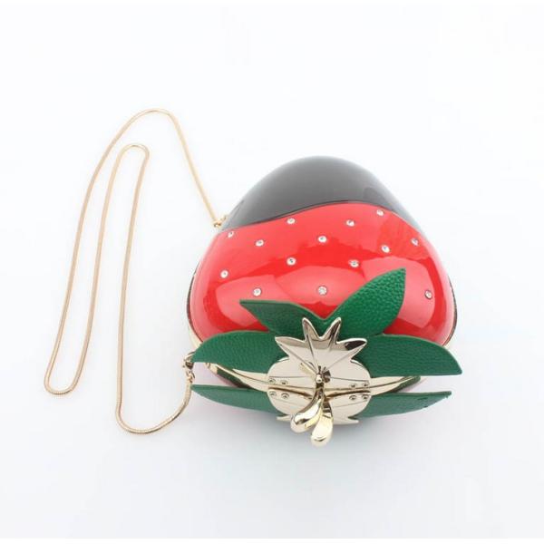 2016 spring and summer new personalized mini strawberry fruit hand shoulder bag Messenger chain acrylic Dinner