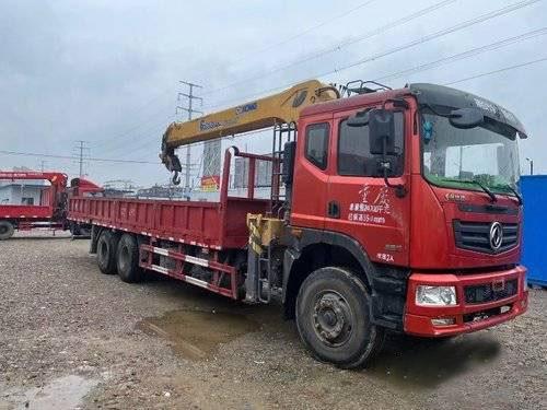 Yuchai Dongfeng Crane Used Heavy Duty Trucks FAST 9 Speed Manual