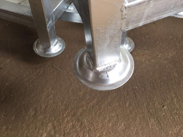 Galvanized Square Pipe Pallet Scaffolding Accessories 30kg Round And Square Bottom