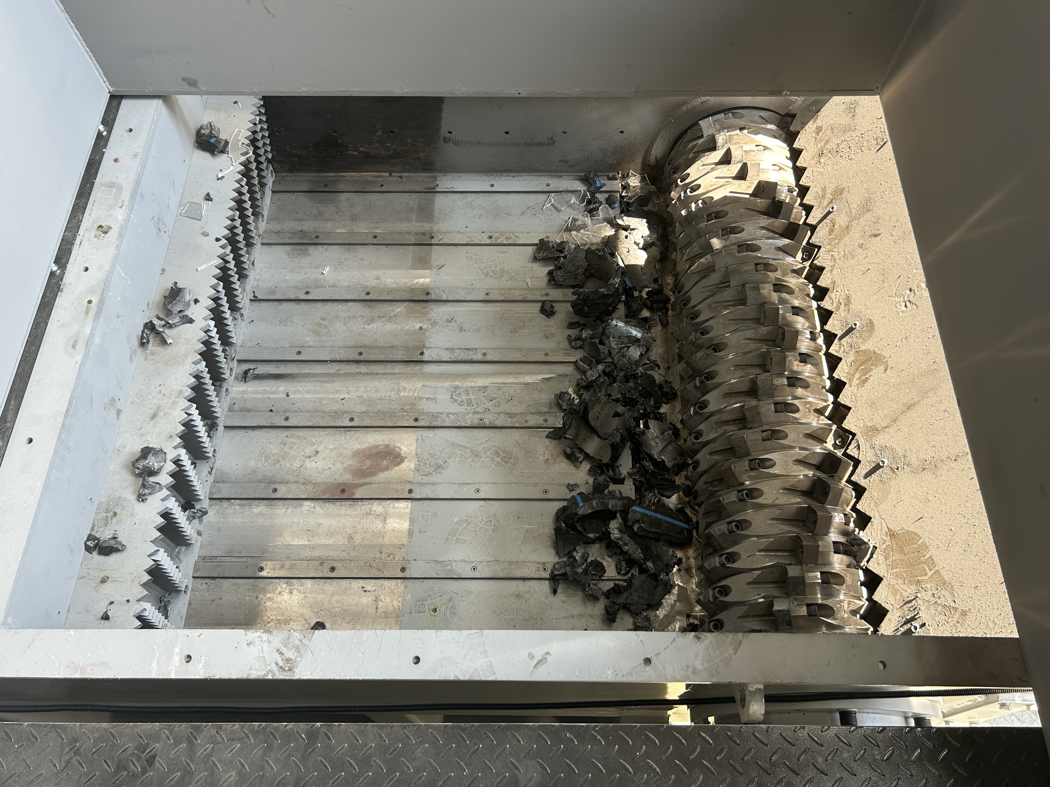 Multi Material Waste Plastic Crusher for PP Drum PVC Pipe LDPE and Pet Bottle/Shredder Recycling Line