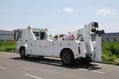 12 Wheels Heavy Duty Tow Truck , 30 Ton Emergency Tow Truck 336HP ZZ1317N4667C