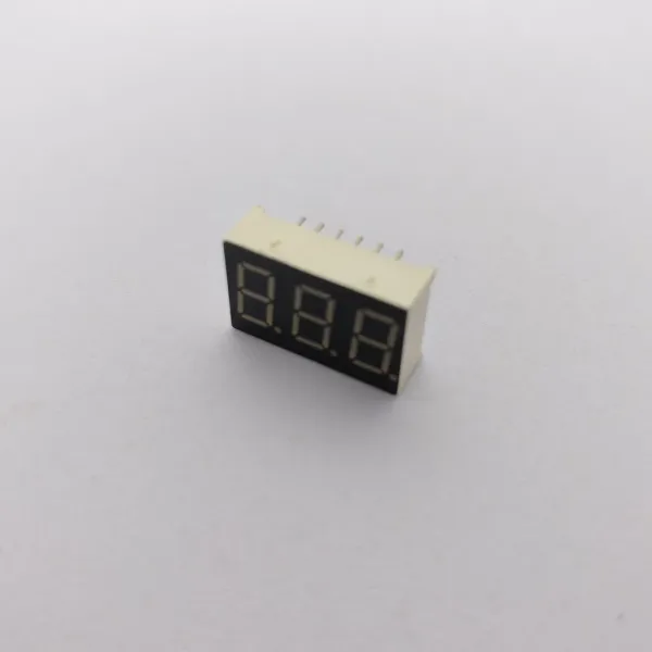 Bright Red 0.36-Inch 3 Digit LED Display for Temperature and Humidity Monitoring