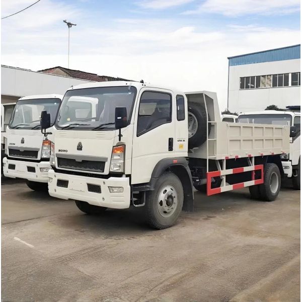 Sinotruck HOWO Light Duty 4X2 Tipper / Dumper / Dump Truck 130HP Non Mini FAW Beiben Foton Pick up Cargo Truck