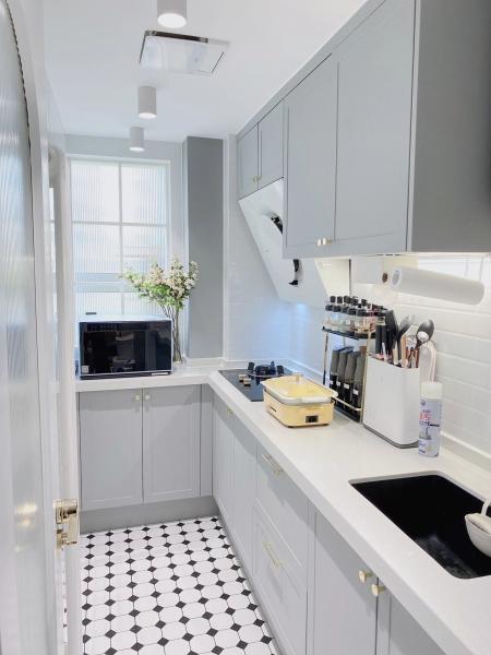 Cabinet de cocina contemporáneo de melamina de madera con acabado de grano de isla