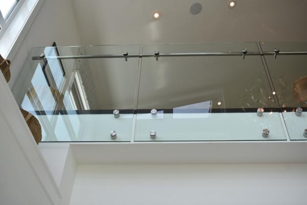 12mm Thickness Frameless Glass Railing For Apartment Balcony Side - Mounted Position