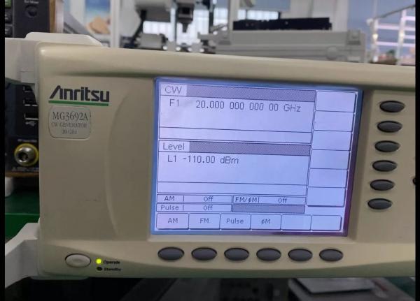 Low Phase Noise RF Microwave Signal Generator Anritsu MG3692A 2–20 GHz
