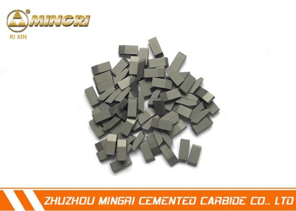 Le carbure de tungstène en bois de CTT de coupe a vu des astuces soudées sur des lames de scies