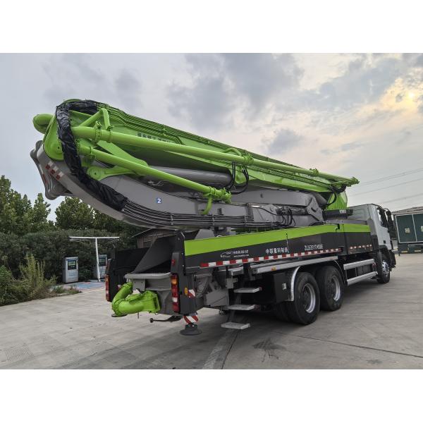 Camión bomba de hormigón Zoomlion 49M usado de 2015, chasis Mercedes Benz