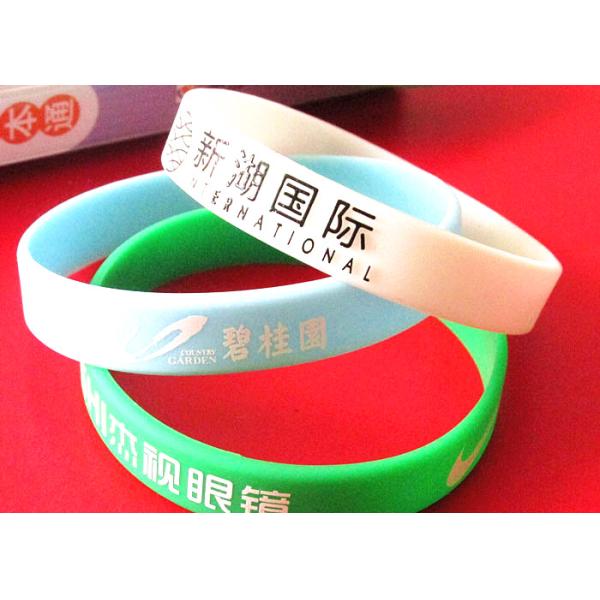 3 Strips Football Fans Custom Silicone Rubber Wristbands Easy To Carry