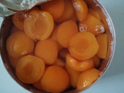 PH3.6 - 4 enlataram a esterilização rica da alta temperatura da vitamina C das metades do abricó