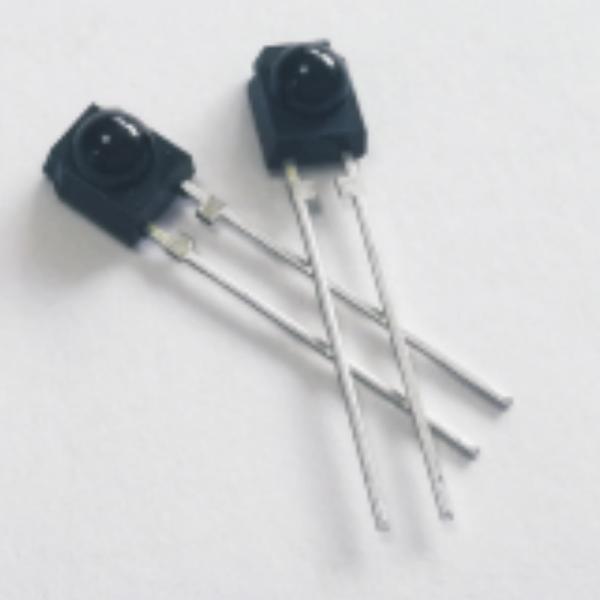 4.4x2.12x5.2mm Infrared Plastic Sealed Receiving Tube Black Body 700-1100nm IR Dip LED Diode