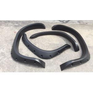 Пластичные пирофакелы обвайзера свода колеса на Додж Рам 1500/2500/3500 2002-2008