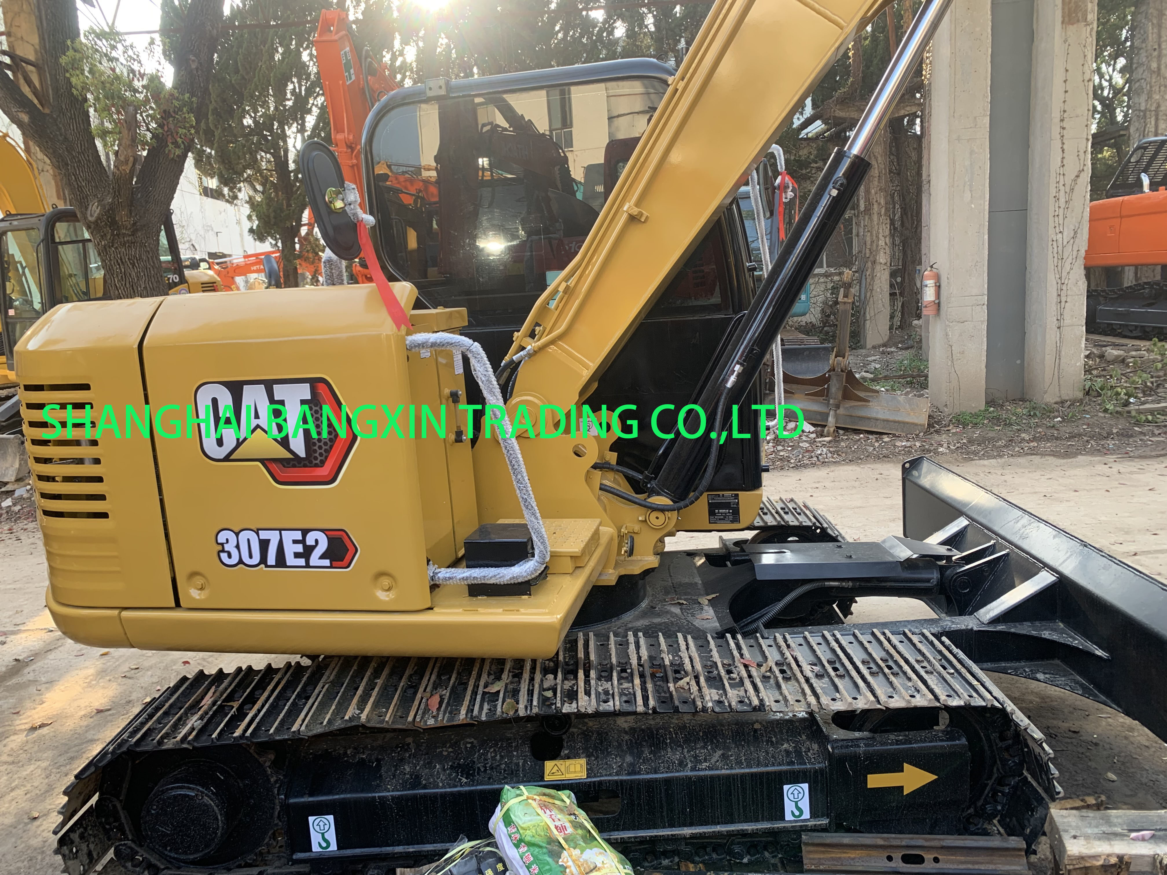 Mini Excavator Cat 307E2 with 7000 KG Machine Weight in Shanghai