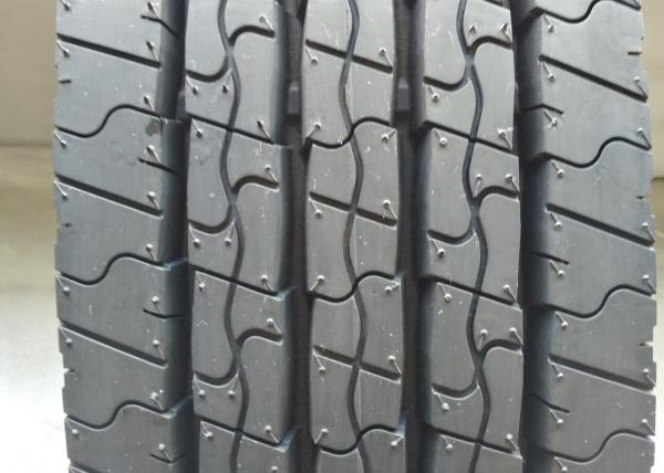 Compact Size Tyres For Trucks And Buses , Truck Bus Radial Tyres 9R22.5 All Steel Structure