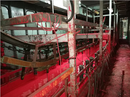 Revestimento preto do Edp do encanamento, pintura da eletrólise com os ingredientes do cano principal do éter do álcool