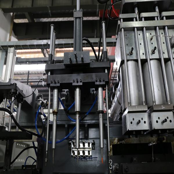 Traffic Road Barrier Blow Molding Machine HDPE PE Plastic Products Making Machine