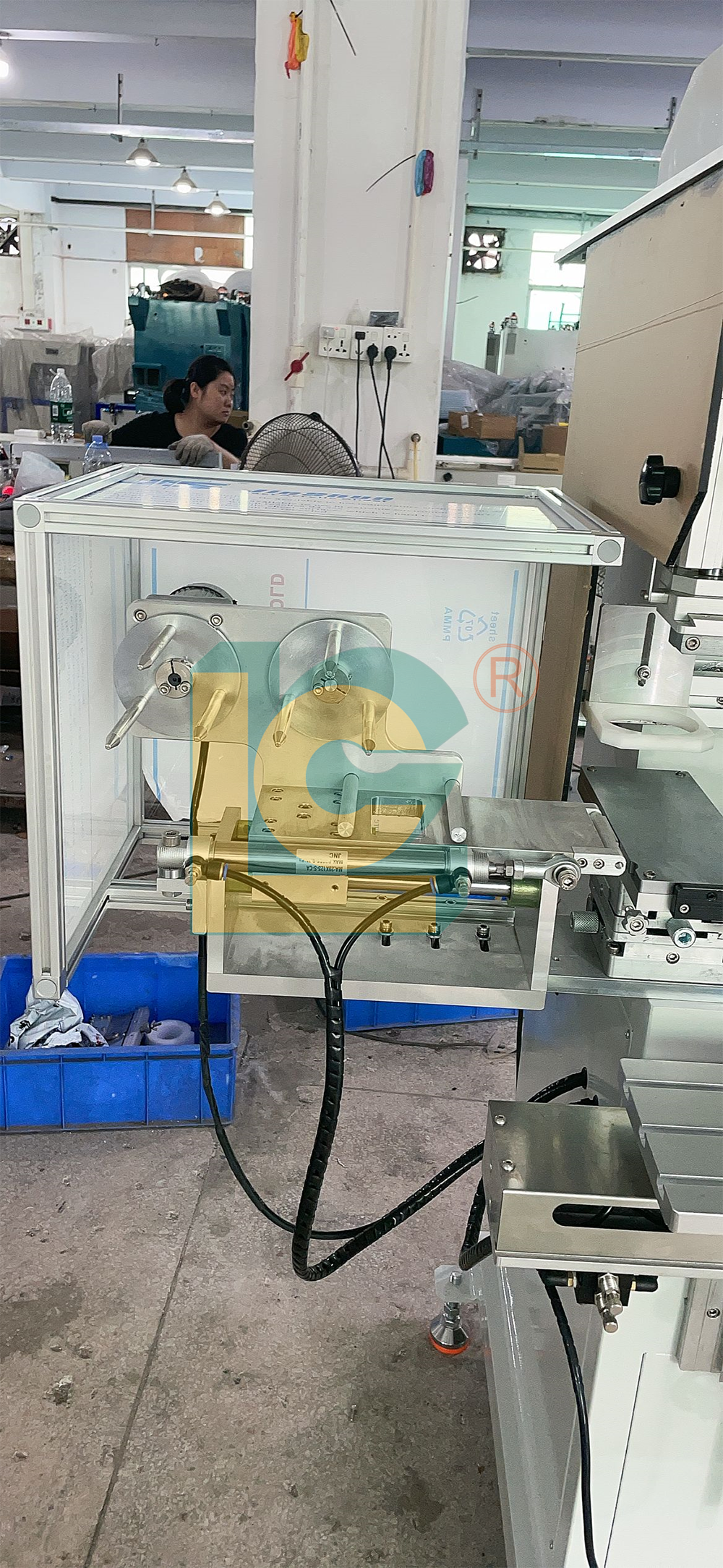 LC 2 color closed ink cup pad printer with shuttle and auto pad cleaning function
