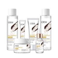 Productos para el cuidado de la piel envejecida con regalo hidratante natural, crema blanqueadora y esencia de extracto de arroz vegano