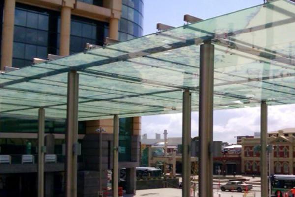 Safe Reliable Stainless Steel Awning , Commercial Metal Canopy Filter 99% Ultraviolet Rays