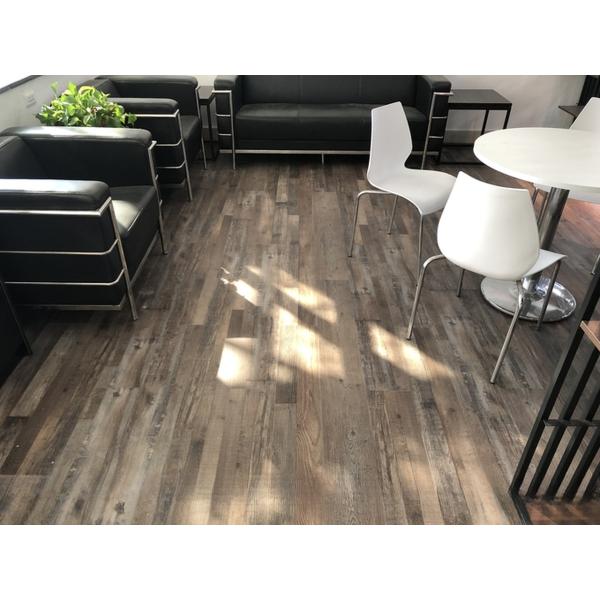 Окончательное решение для больницы Ультратонкие водонепроницаемые лестничные лестничные лестничные плитки