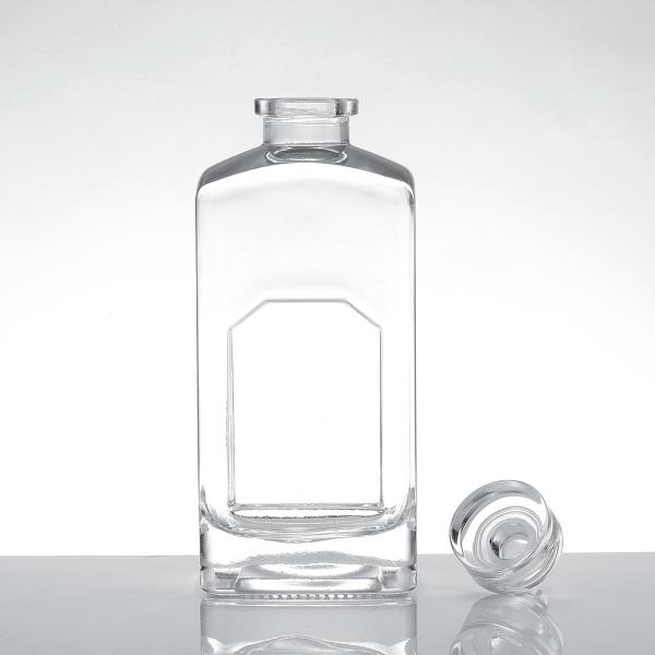 Whisky Vodka Rum Spirits Glass Bottle with Screw Cap and Decal Surface in 700ml Size
