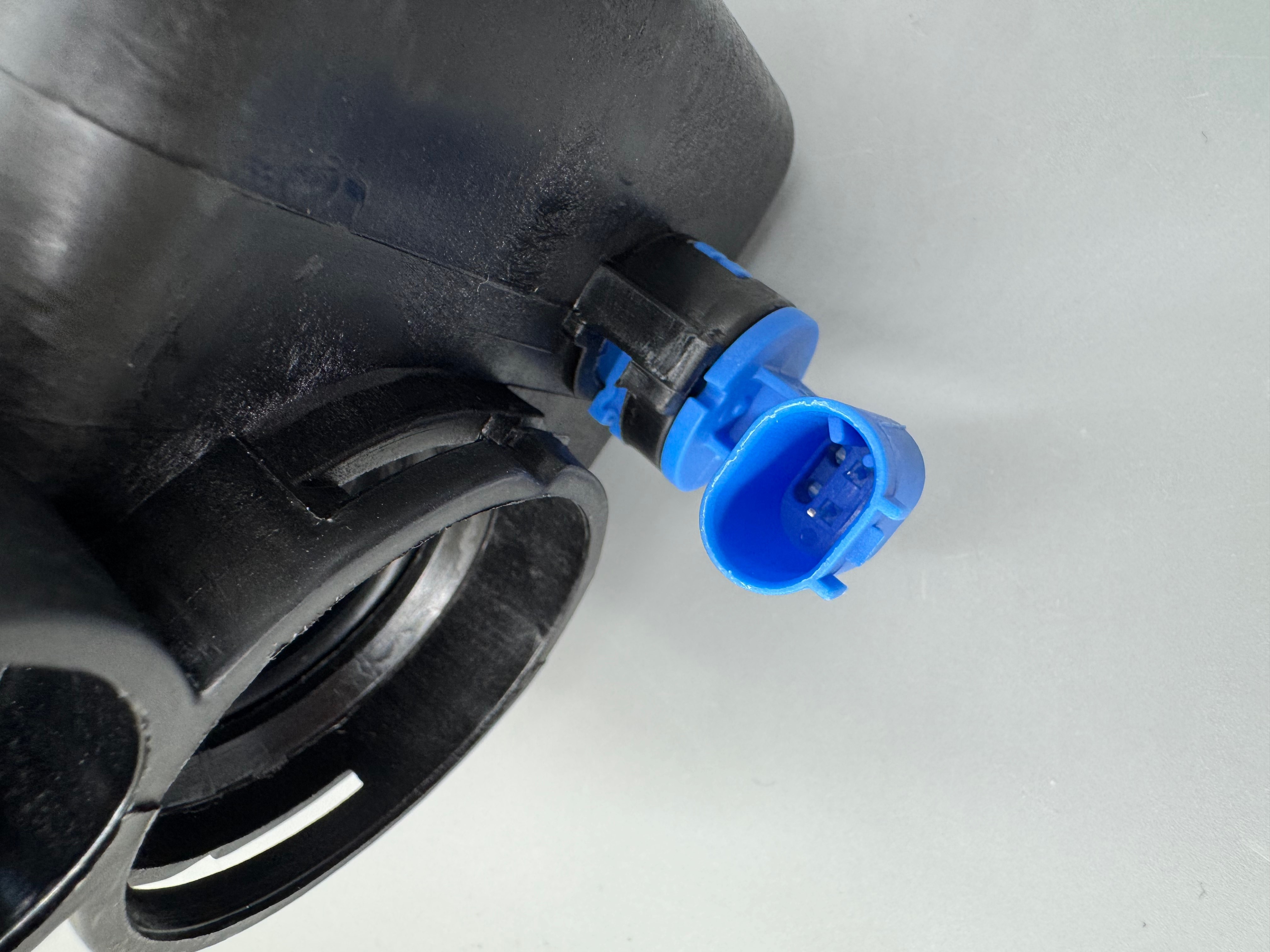 One stop shopping auxiliary water tank reservoir 17117573751 for BMW