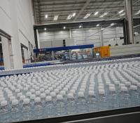 Plateforme tampon dynamique Système de convoyeur à bouteille Ceinture pour les lignes de production de boissons à eau