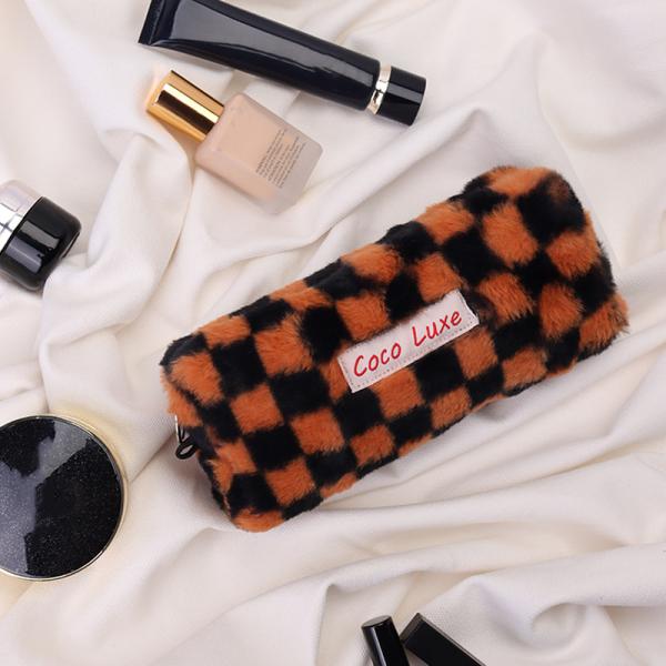 Large Capacity Gingham Makeup Pouch with Customized Color and Towel Embroidery Logo