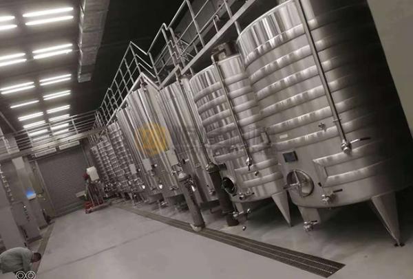 Adjustable Power Stainless Steel Fermentation Tank , 20hl Stainless Wine Fermenter