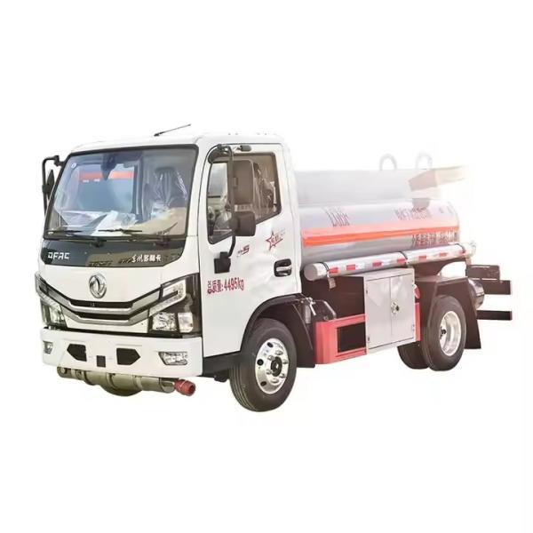 Compact Diesel Oil Transport Truck With Euro 6 Emission Standard