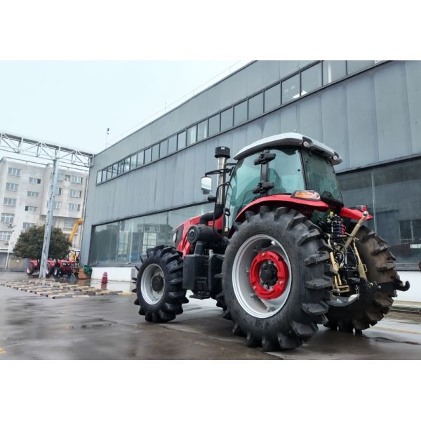 80HP Four Wheel Farm Tractor for Heavy Field Work and Farm Transport