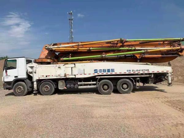 Processus d'usinage hydraulique pompe à béton Zoomlion 52m utilisée pour la vente d'équipements lourds