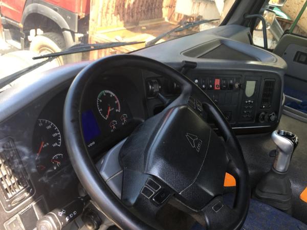 Sinotruk Howo Tractor Head Low Fuel Consumption 2014 Year With New Battery