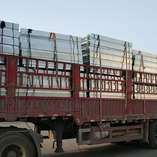 50 mm-200 mm de altura escalera tipo de cable de metal con buena ventilación y alta resistencia a la corrosión