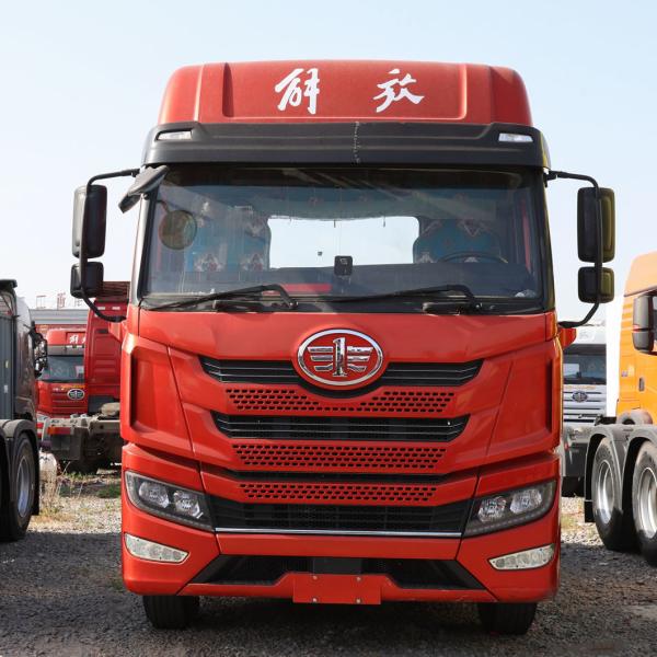 Heavy Duty 6x4 Tractor Towing Vehicle with Air Suspension Seat and Hydraulic Steering