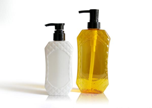 Body Wash Flat PET Cosmetic Bottles With Black Pump Accessories Half Transparent