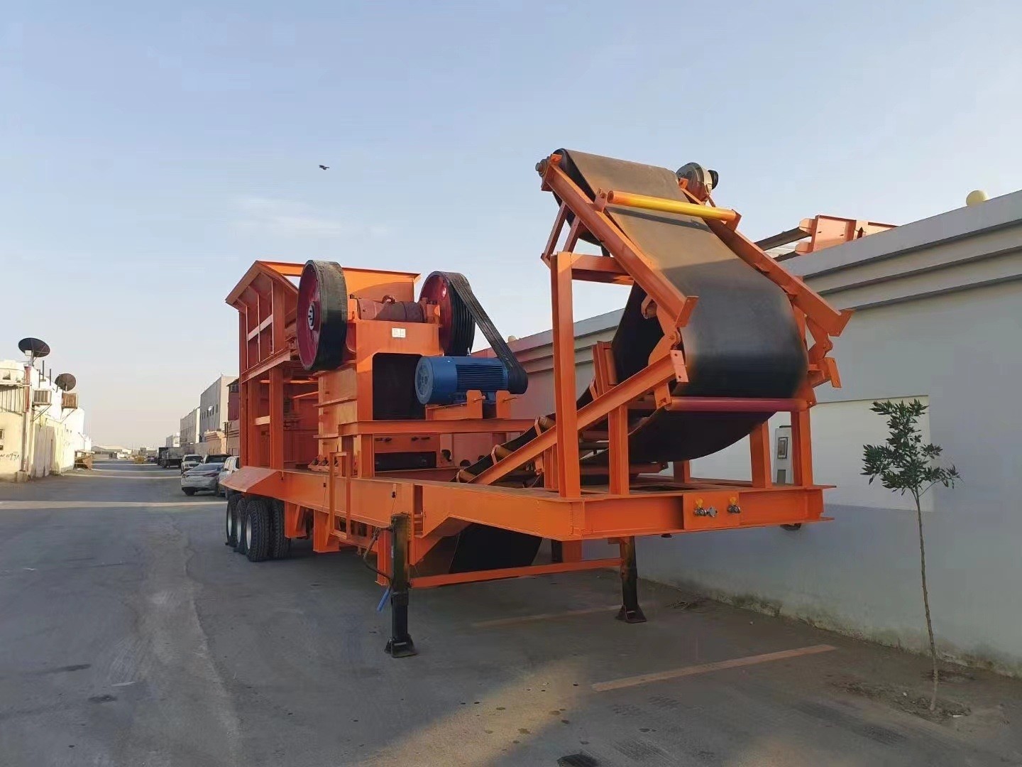 Comprehensive YBE69 Automatic Production Line for Mining Quarry Mobile Crushing Station