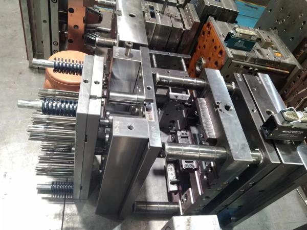 Customized FLANGED Plastic Molding Parts with Single Cavity Multi Cavity