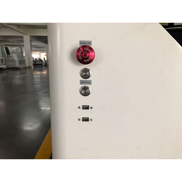 Metal laser cutter button Fiber CNC Laser Cutting Machine 3Kw 6Kw 380V 3 Phase 50 - 60Hz