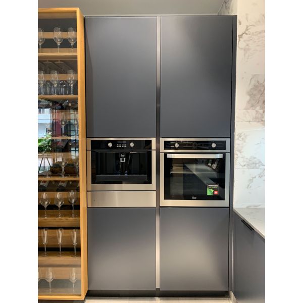 Italian Design Kitchen Cabinet with Quartz Stone Top and Tall Cabinet Ready to Ship