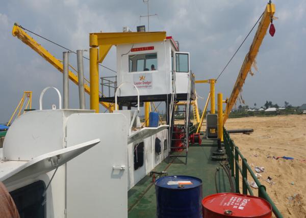 Popullar Model 22 Inch 4500m³ / H Cutter Suction Dredger With Diesel Power