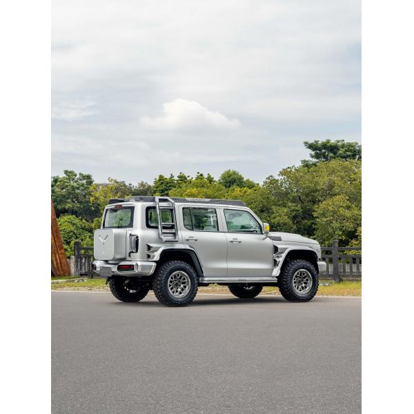 Tank 300 's Best Off-Road Vehicle with Touch Screen and Multi-function Steering Wheel