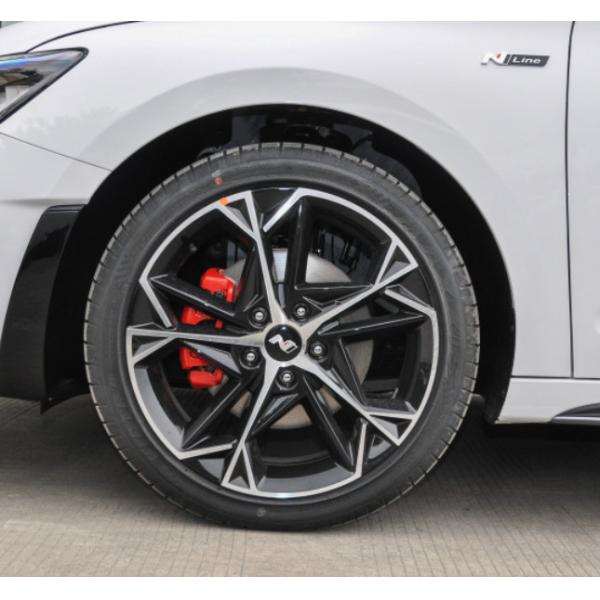 A linha turbocompressor de Hyundai Lafesta 2023 270T N da gasolina da edição de luxo de DLX carregou o carro