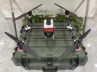 Le MYUAV Portable Lighting d'urgence attaché UAV pèse environ 3,2 kg et est résistant au vent