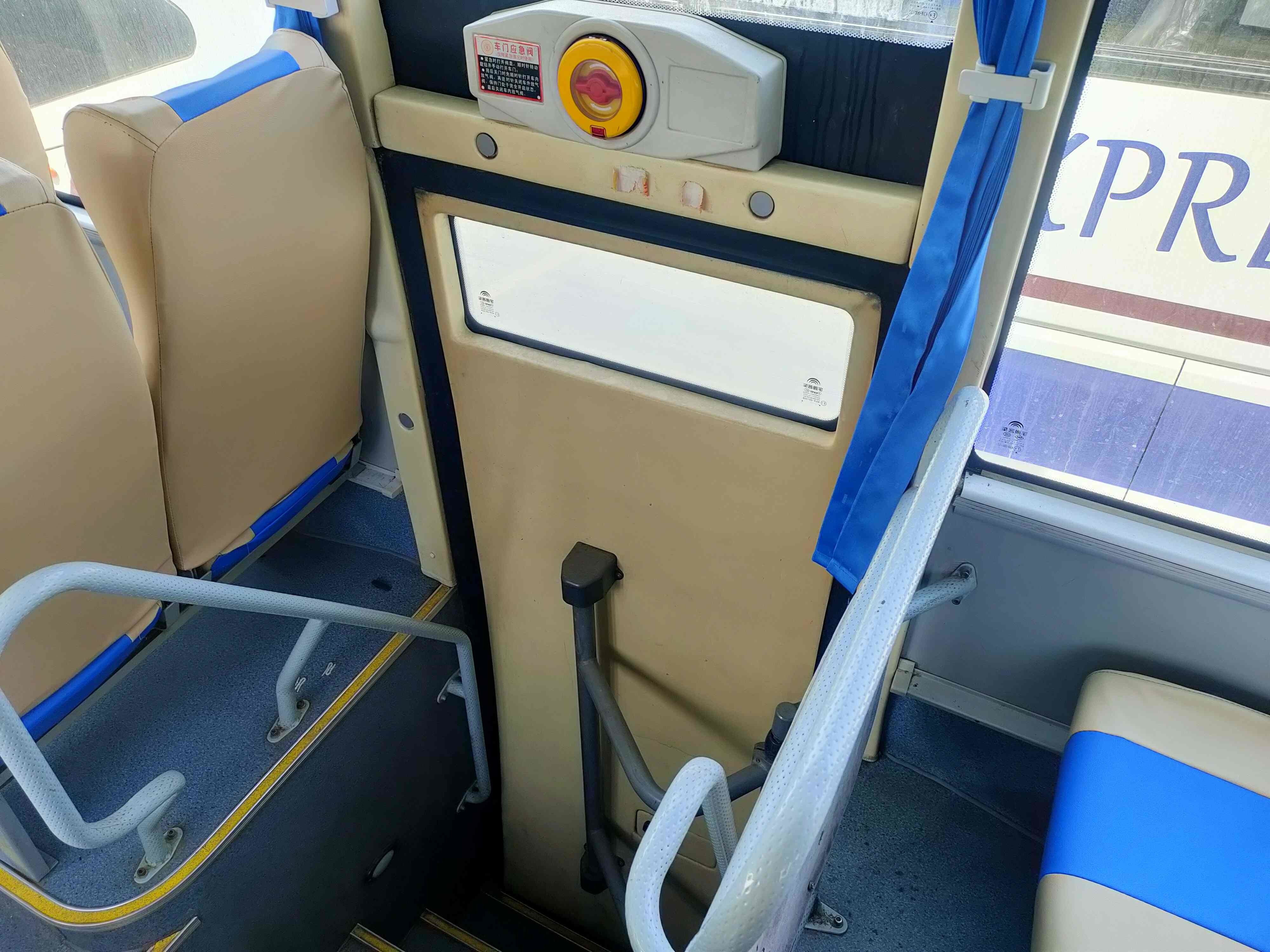 Используемый подвес воздушной подушки дверей автобуса 49seats 2 двигателя зада Yutong ZK6110 пригородного автобуса