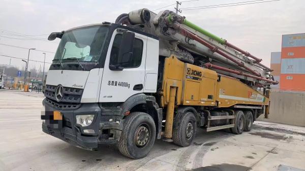 Mercedes Benz chassis concrete pump truck for sale 62m Schwing high quality pump truck 2020
