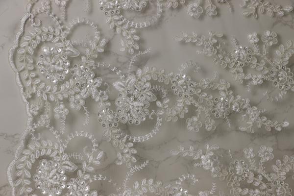 58cm Bridal Lace Fabrics , PET White Sequin Lace Fabric Scalloped Edge
