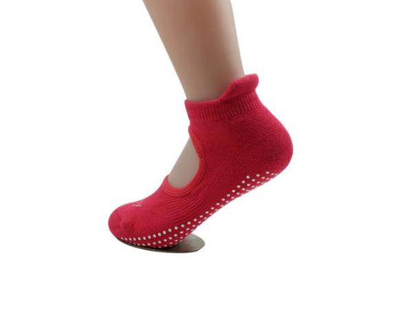 Multi Style Yoga Grip Socks / Terry Design Fuzzy Non Skid Socks For Pilates Fitness