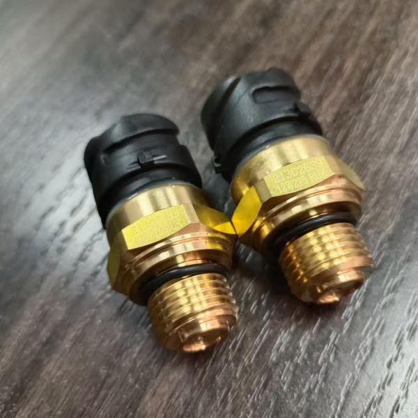 Oil Pressure Sensor 21302639 for  D12 D13 Diesel Engine Parts